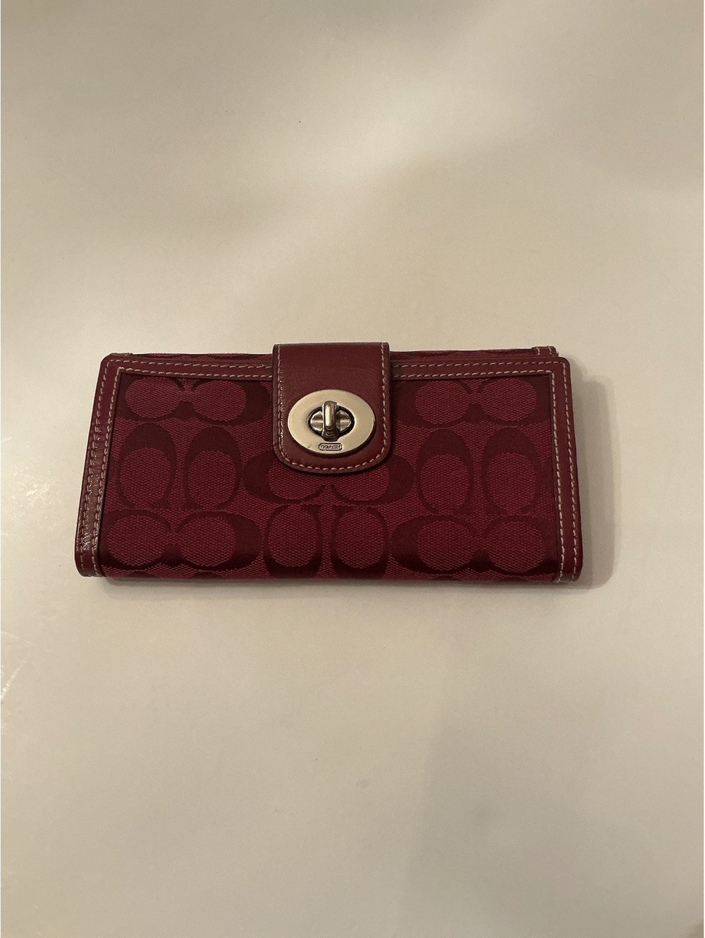 Coach vintage Y2K turn lock checkbook wallet burgundy berry jacquard leather EUC